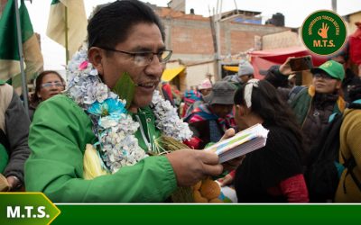 En la Feria Villa Dolores Dr. Patzi entregó cuadernos y compartió alegría e identidad