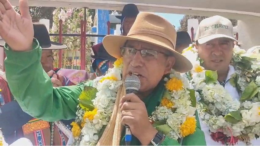 Candidatos Patzi y Chavez recibieron mucho apoyo en la feria y de autoridades de Marka Viacha