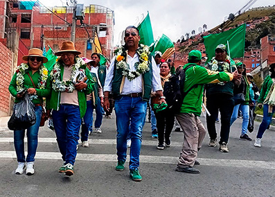 Candidatos Patzi y Dulón recibieron fuerte apoyo en la masiva caravana por Av Periférica y Villa Fátima